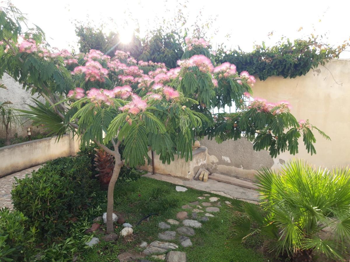 Villa Domus Austri Messina Esterno foto