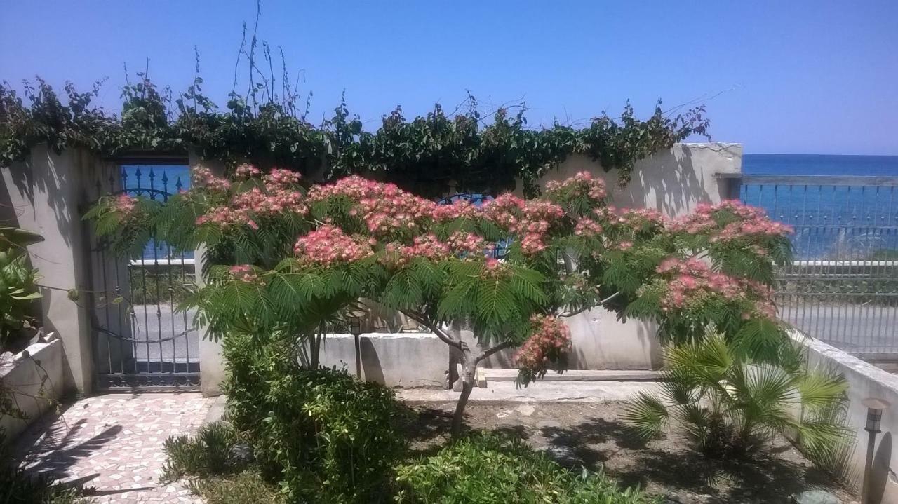 Villa Domus Austri Messina Esterno foto